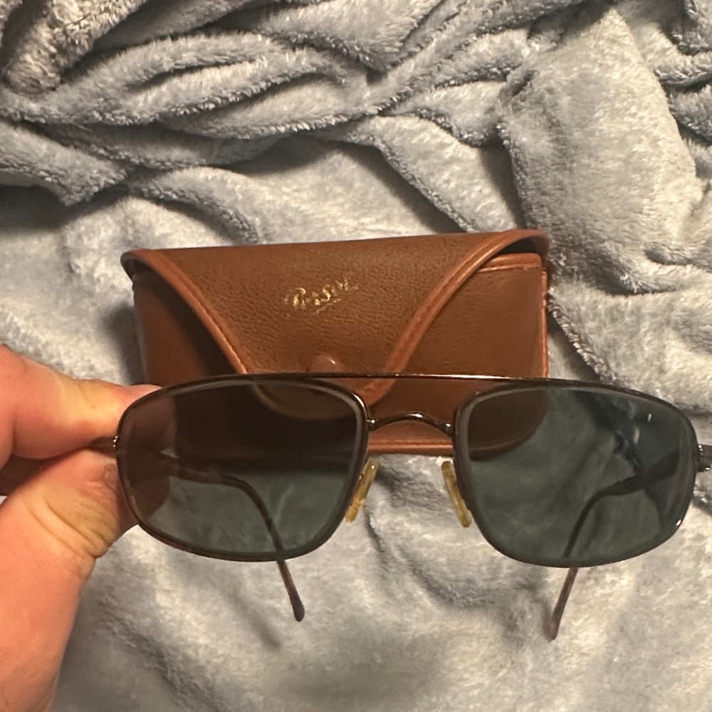 Persol Tan Leather Sunglasses Holder - Picture 2 of 5